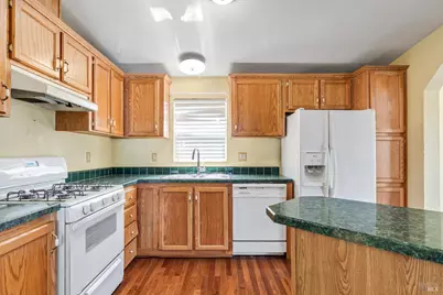 717 N McDowell Boulevard #111, Petaluma, CA 94954 - Photo 6