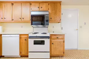 8927 Oak Trail Dr, Santa Rosa, CA 95409 - Photo 10