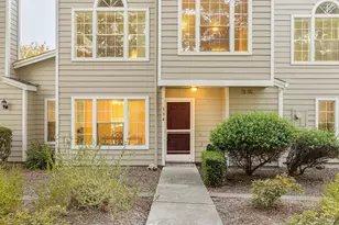 534 E Jasmine Cir, Santa Rosa, CA 95407 - Photo 2