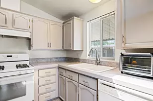 131 Del Paso Dr, Vacaville, CA 95687 - Photo 14