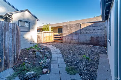 717 Brown Street, Santa Rosa, CA 95404 - Photo 38
