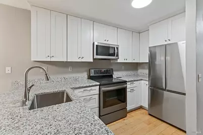 164 N Dutton Avenue, Santa Rosa, CA 95401 - Photo 2