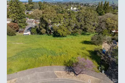 513 Larch Drive, Petaluma, CA 94952 - Photo 2