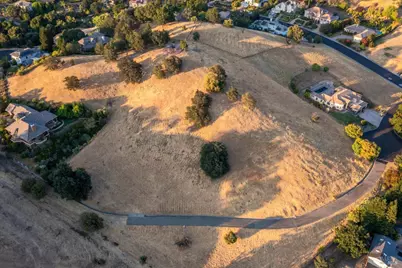 1030 Mulberry Court, Vacaville, CA 95688 - Photo 4