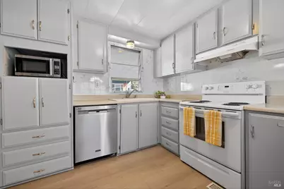 94 Buckwood Place, Santa Rosa, CA 95409 - Photo 10