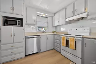 94 Buckwood Pl, Santa Rosa, CA 95409 - Photo 10