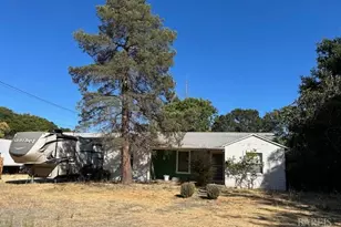 642 Trumbull Ave, Novato, CA 94947 - Photo 2