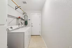 205 W Cherry St, Dixon, CA 95620 - Photo 18