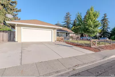 978 Eleanor Avenue, Rohnert Park, CA 94928 - Photo 2