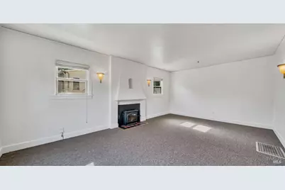8125 Earl Street, Oakland, CA 94605 - Photo 6