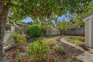 8125 Earl St, Oakland, CA 94605 - Photo 18