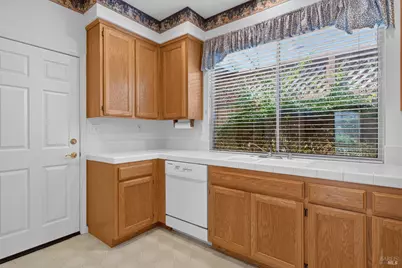 849 Patti Page Court, Windsor, CA 95492 - Photo 6
