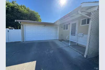 2040 Las Lomas Court, Concord, CA 94519 - Photo 4