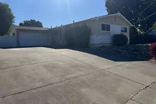 2040 Las Lomas Ct, Concord, CA 94519 - Photo 2