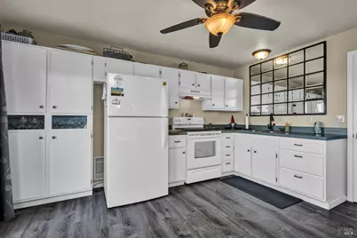 10225 Kelsey Creek Drive, Kelseyville, CA 95451 - Photo 12