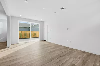 220 Octopus Street, Suisun City, CA 94585 - Photo 4