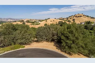 2030 Pinecrest Court, Vacaville, CA 95688 - Photo 2