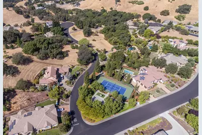 2030 Pinecrest Court, Vacaville, CA 95688 - Photo 12
