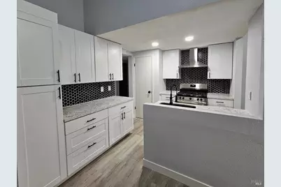 1048 E Tabor Avenue, Fairfield, CA 94533 - Photo 2