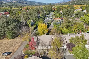 1240 Peppertree Cir, Saint Helena, CA 94574 - Photo 28
