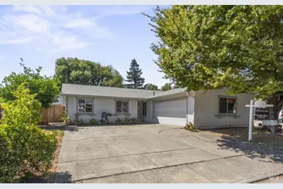 715 Berkshire Court, Dixon, CA 95620 - Photo 2