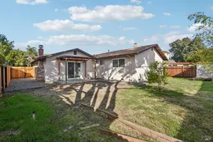 1136 Woodridge Dr, Vacaville, CA 95687 - Photo 32