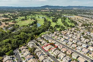 7225 16th Hole Dr, Windsor, CA 95492 - Photo 2