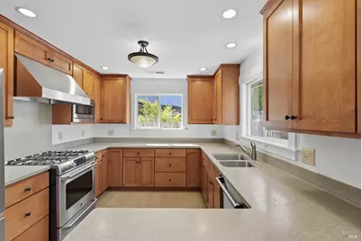 817 Gromo Court, Healdsburg, CA 95448 - Photo 2