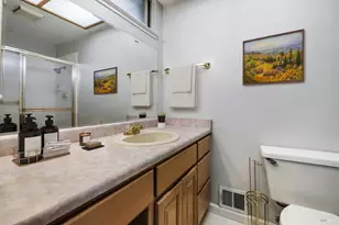 7256 Oakmont Dr, Santa Rosa, CA 95409 - Photo 16