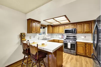 221 Livingston Avenue, Vacaville, CA 95687 - Photo 32