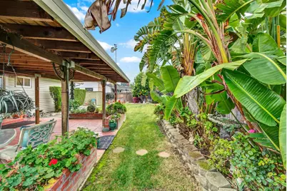 221 Livingston Avenue, Vacaville, CA 95687 - Photo 64