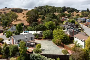 8 Clover Hill Ct, San Rafael, CA 94903 - Photo 22