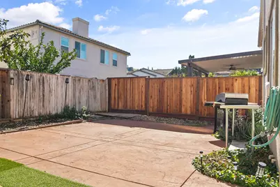 1079 Portofino Avenue, Vacaville, CA 95687 - Photo 16