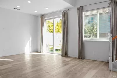 1079 Portofino Avenue, Vacaville, CA 95687 - Photo 6