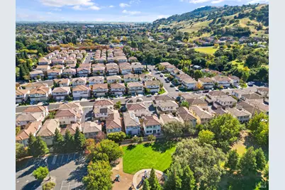 1079 Portofino Avenue, Vacaville, CA 95687 - Photo 20