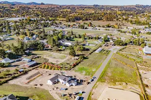 2183 Live Oak Farm Ln, Petaluma, CA 94952 - Photo 10