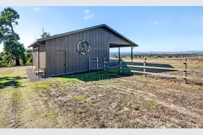 5200 Petaluma Hill Road, Santa Rosa, CA 95404 - Photo 14