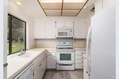 16 California Condor Way, Novato, CA 94949 - Photo 6