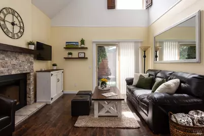 2734 Lakeview Drive, Santa Rosa, CA 95405 - Photo 4