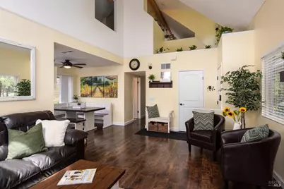 2734 Lakeview Drive, Santa Rosa, CA 95405 - Photo 8