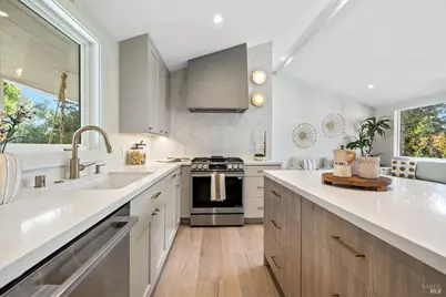 17285 Hillcrest Avenue, Sonoma, CA 95476 - Photo 24