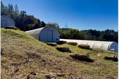 18225 Scenic Drive, Redwood Valley, CA 95470 - Photo 14