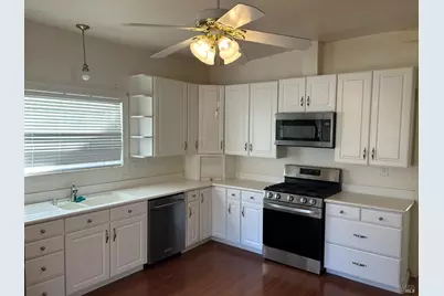 521 E G Street, Benicia, CA 94510 - Photo 2
