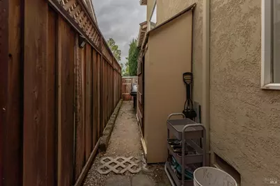 125 Trent Drive, Napa, CA 94558 - Photo 32