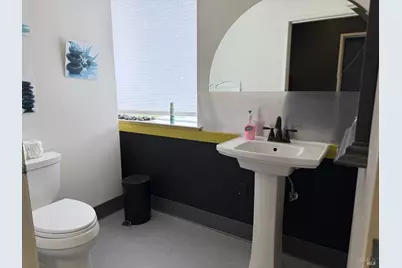 8911 Lakewood Drive, Windsor, CA 95492 - Photo 4