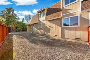 1017 Headlands Dr, Napa, CA 94558 - Photo 52