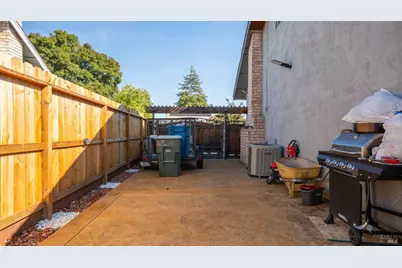 571 Greenwood Drive, Vacaville, CA 95687 - Photo 22