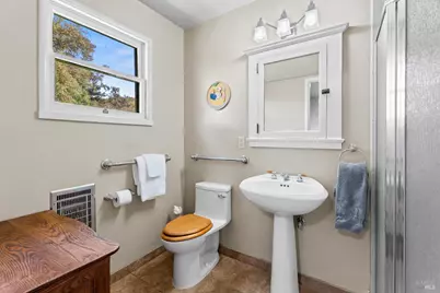 7420 Eastside Potter Valley Road, Ukiah, CA 95482 - Photo 18