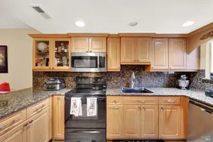 160 Arcadia Dr, Vacaville, CA 95687 - Photo 16