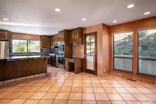 66 Martinez Ct, Novato, CA 94945 - Photo 14